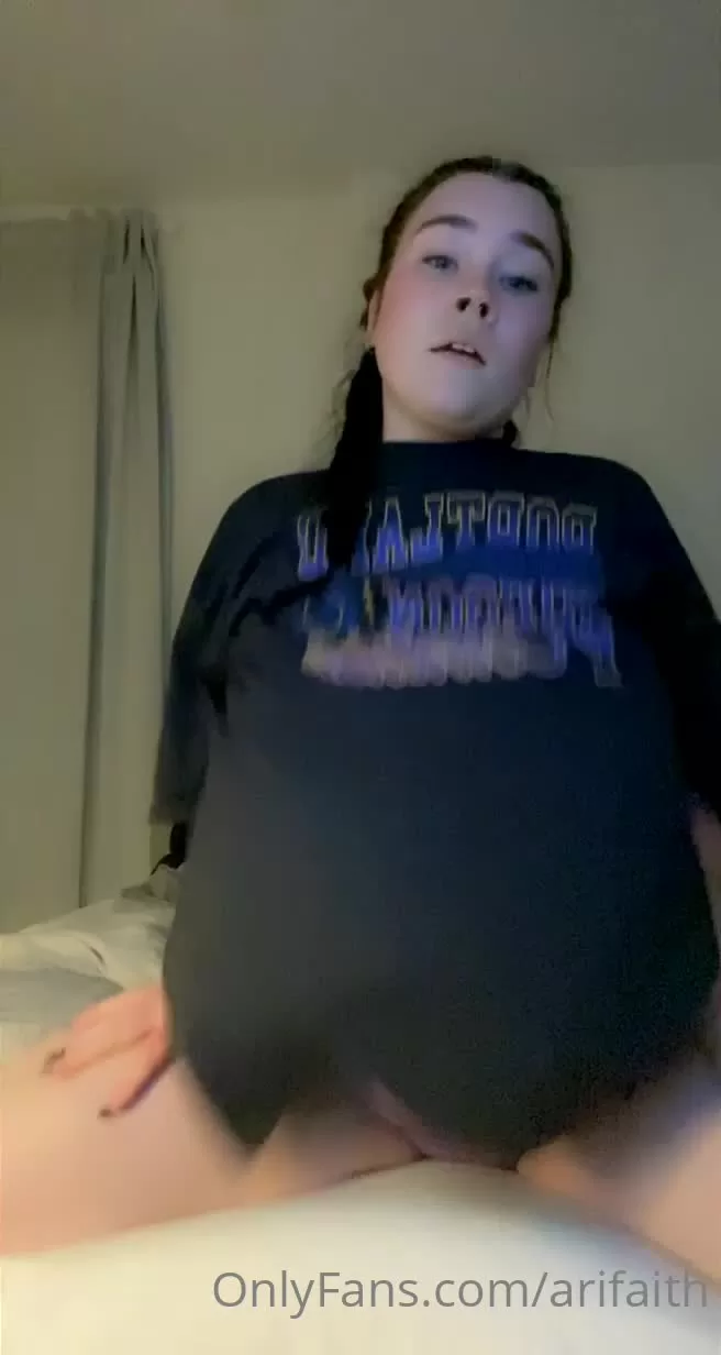 0gxsd7k6esskn0b8m7nco – Curvaceous Brunette Tease in Purple Panties