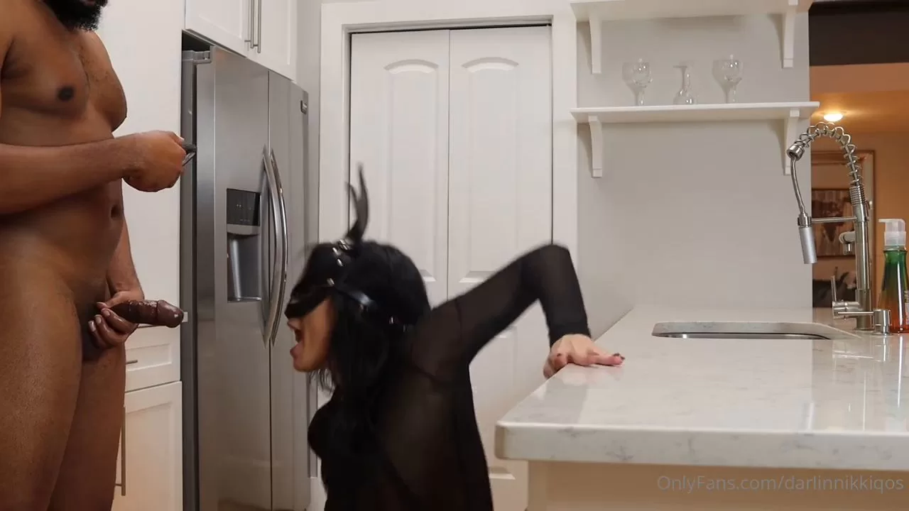 Darlinnikkiqos Hotwife Creampied on Kitchen Counter