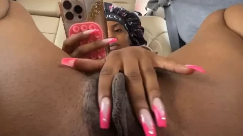 TheRealOshun Queen – New Slutty Webcam Room