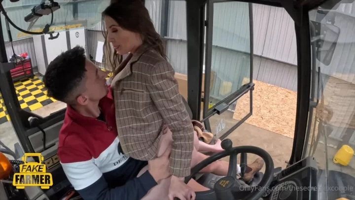 OnlyFans – Brook Logan Fucked By The Farmer