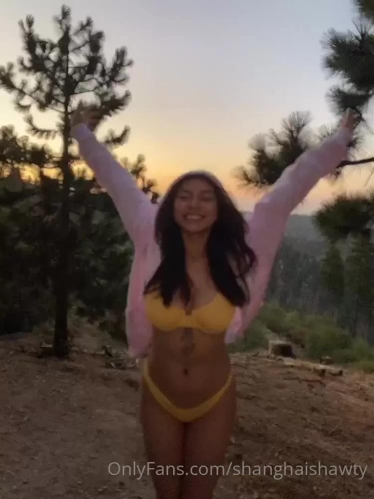 shanghaishawty – Update and Outdoor Sunset Modeling Session