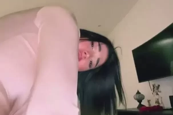 Annabgo Likes An Uncircumsised Cock