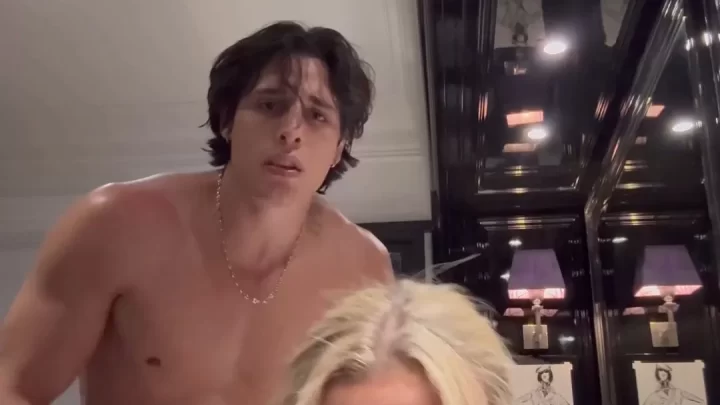 Hope Heaven Sneaky Fucking in Restroom With Gattouz0