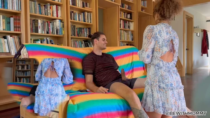 VibeWithMommy: Horny Jewish Mom Has Cabin Fever