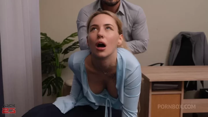 Bella Mur: I Fuck The Lawyer Against My Husband