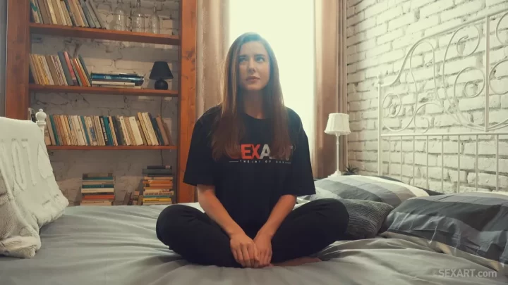 Brunette Teen Gives Blowjob in Bedroom, Close-Ups of Pussy