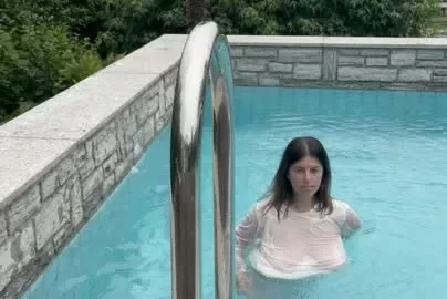 Mady Gio – Pool