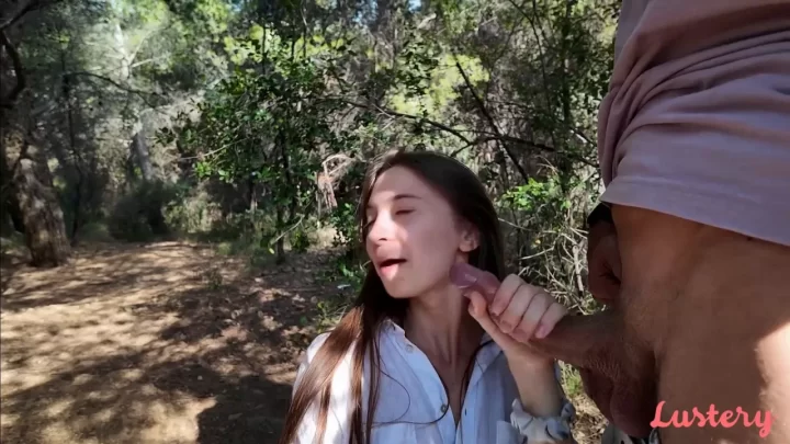 Lustery – Mike and Vika Sneaky Suck Off