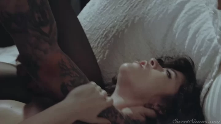 Victoria Voxxx – The Sex Therapist – Up Close and Personal