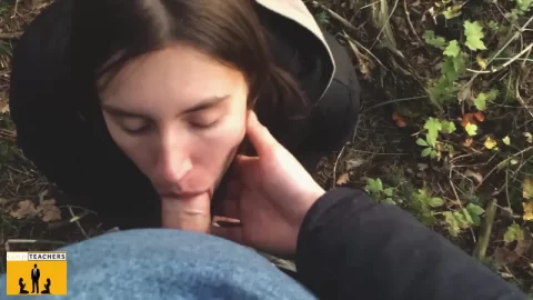 GoldTeachers – Russian Girl Blowjob in Park