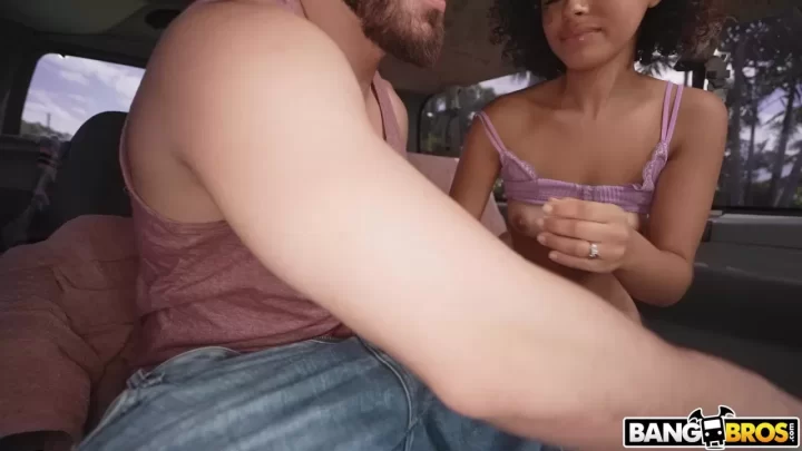 Dani Diaz – Cute Girl Gets Fucked for Cash (Full HD)