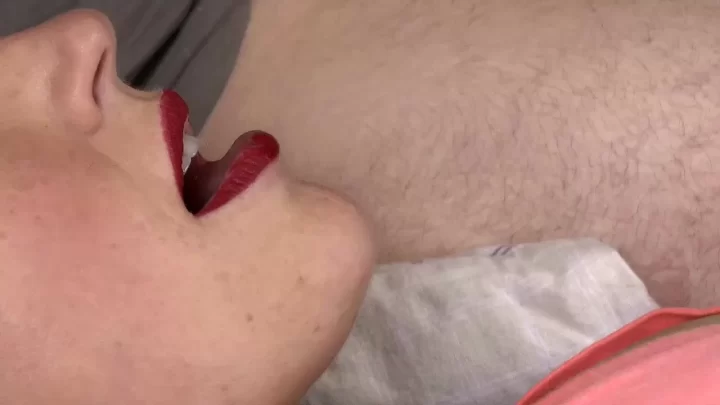 Redhead Girl Gives Blowjob on Bed