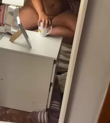 Curvy Latina takes selfie naked