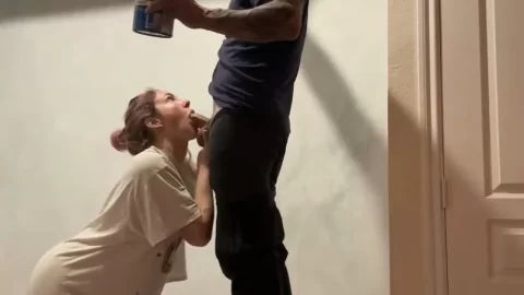 Cj Sloan Aka Cjsloan – Gorgeous Playmate Helps Paint