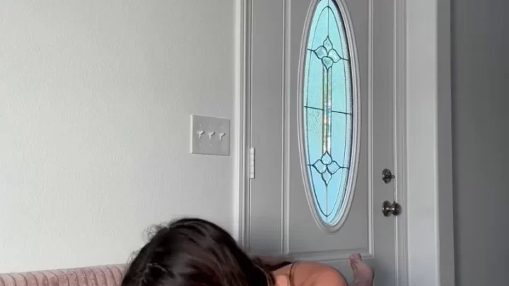 Jameliz Creampie Sex Tape On The Couch