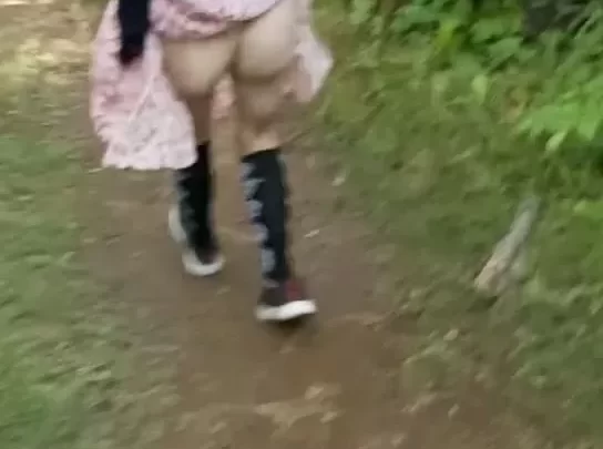 Redhead in tan pantyhose outdoor fuck