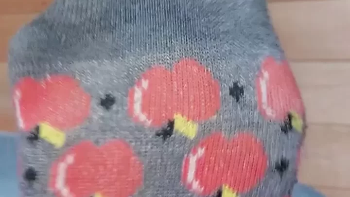 Blonde girl with nose ring fucks herself