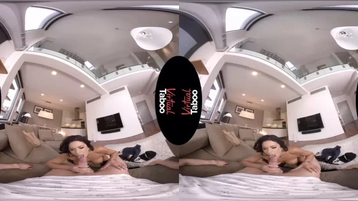 Shalina Devine in Gear VR