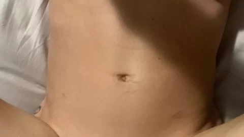 Slim White Girl Exposes Herself