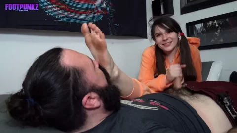 Footpunkz – Bratty Girl In Onesie Pigtails Gives Foot Smelling Handjob