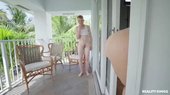 Lila Lovely Parkouring Her Pussy
