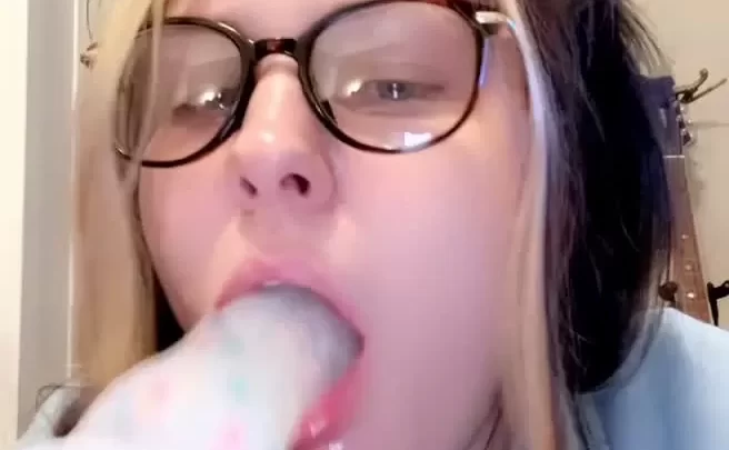 FavCuntTVX – Blonde Girl Oral Sex Toy