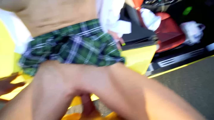 Mia Bandini Teen Gives a Birthday Fuck To Her Bf