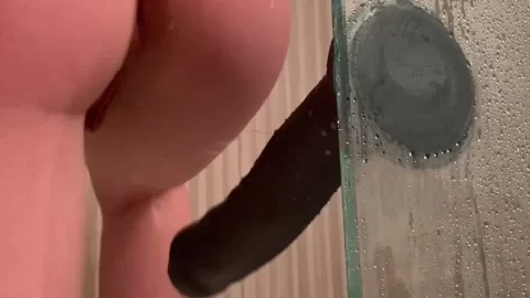 Slim White Guy Fucks Himself in Shower