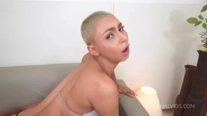 Blonde and brunette teens with tattoos fuck on couch