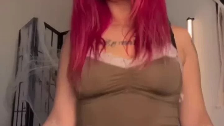 Teen girl with pink hair and tattoos gets intimate