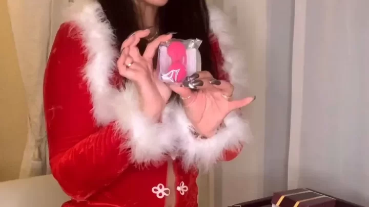 Nadine Kerastas video 0