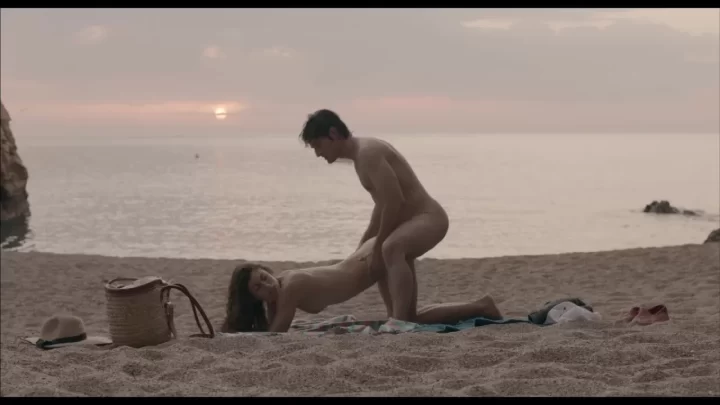 [xconfessions com] Julia Roca – El Chico De La Playa Nudista