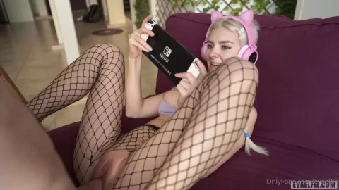 Eva Elfie – Eva Is A Gamer