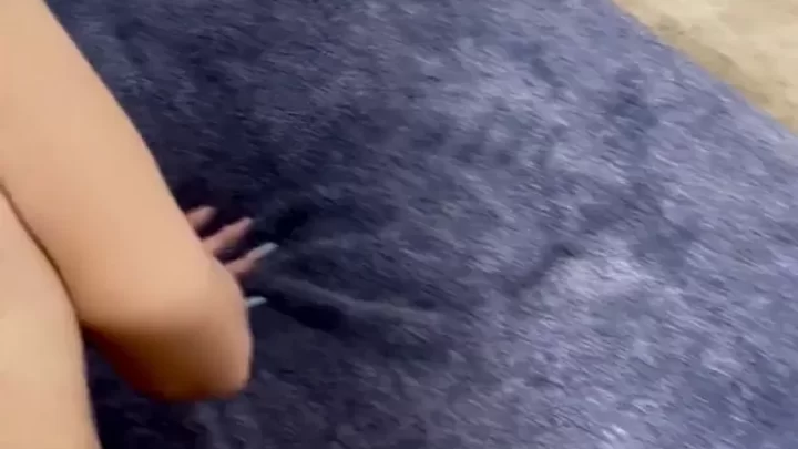 Ellerayxo Gets Banged On All Fours