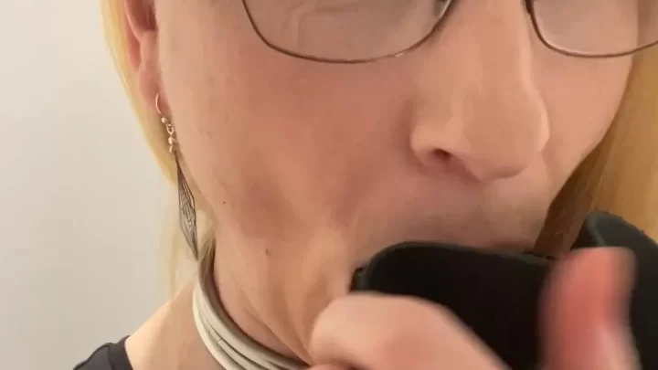0-0-0 Gagged and plugged wish the gag could stay A0V