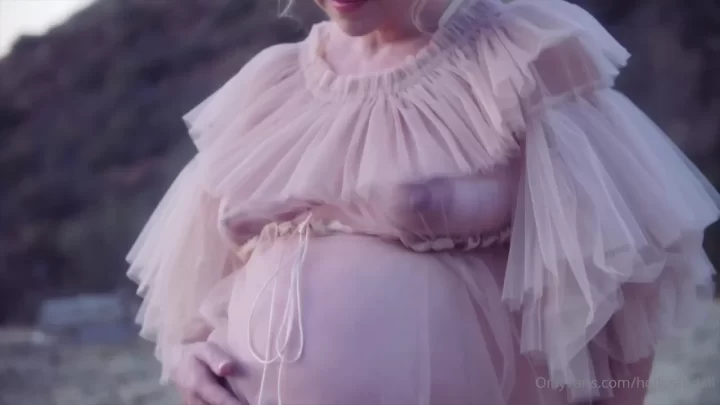 OnlyFans – Holly Randall Maternity Shoot