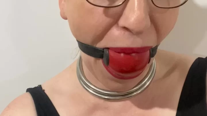 webb – Kicking the weekend off with single strap red ball gag