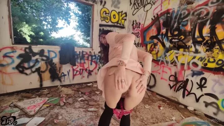 Elivalove – Elivalove Fucks in Abandoned Place