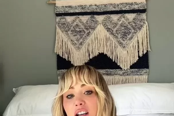 Sara Underwood MILF Pulled Her Pants Off