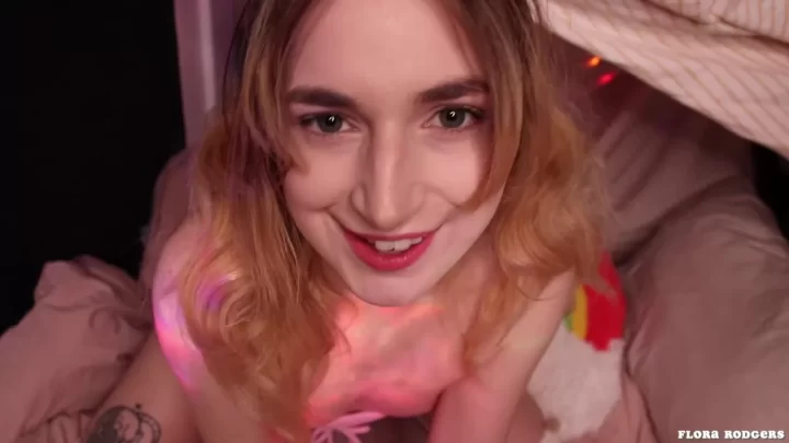 florarodgers – Fucking in the Pillow Fort