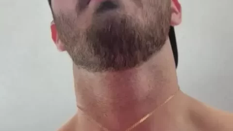 Blonde girl gets blowjob from muscular guy