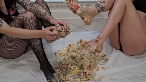 Slim White Girls Smashing Cake