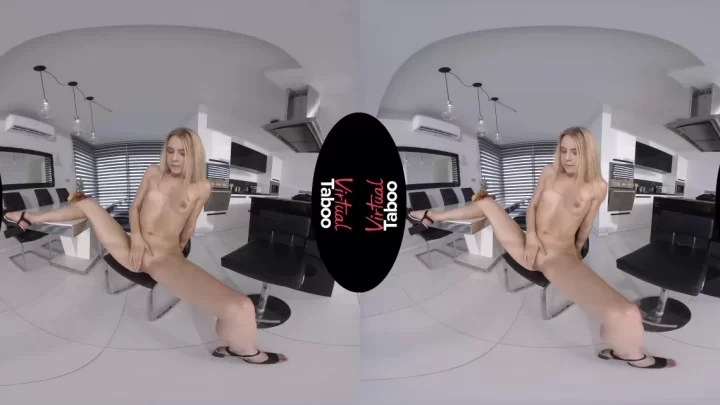 Alicia and her Ginger Fox Files Oculusk