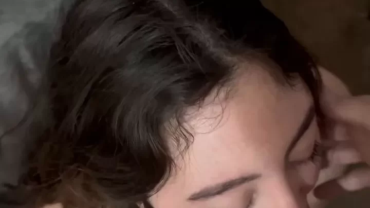 White guy gets blowjob from petite white girl