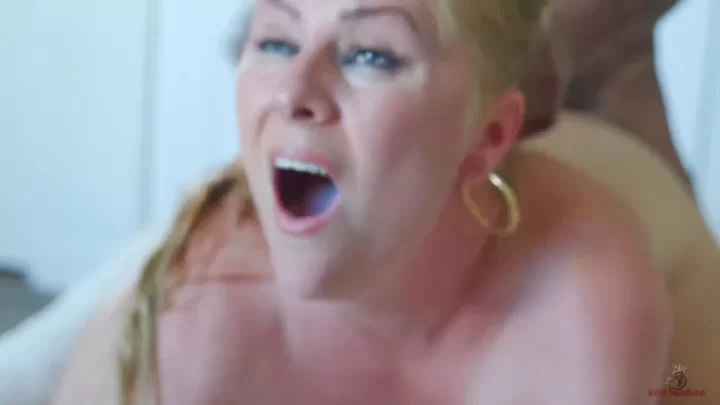 RealKingCobraXXX – Blonde Latin Mom Fucks My Ass