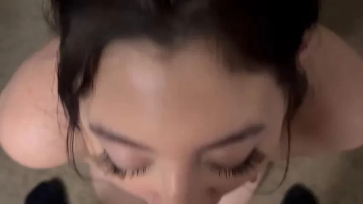 White guy gets oral and handjobs from two white girls