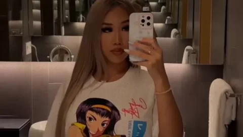 Blonde Girl Takes Bathroom Selfies and Gets Fucked