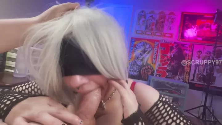 B COSPLAYER SLOPPY DEEPTHROAT AND TITTYFUCK Scruppy