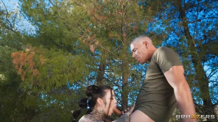 Zoey Uso and Valentine Vixen Cross Cuntry Cock Ride