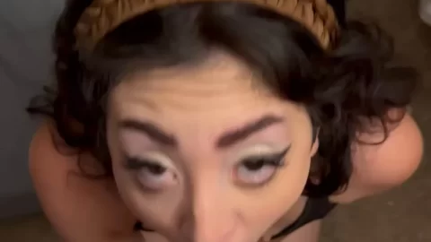 White guy gets oral from two petite girls
